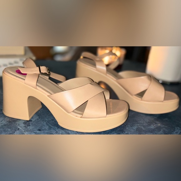 Women’s chunky platform heels - Picture 2 of 2